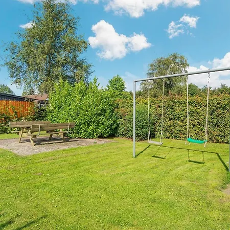 8 Person In Sydals-by Traum * Nedre Lysabild